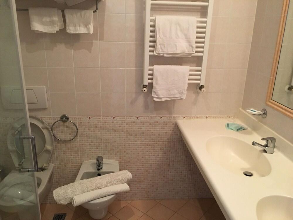 Hotel Excelsior 卡托利卡 外观 照片