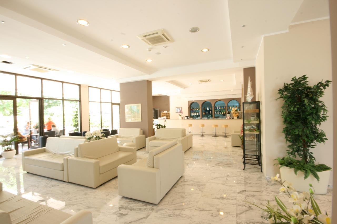 Hotel Excelsior 卡托利卡 外观 照片
