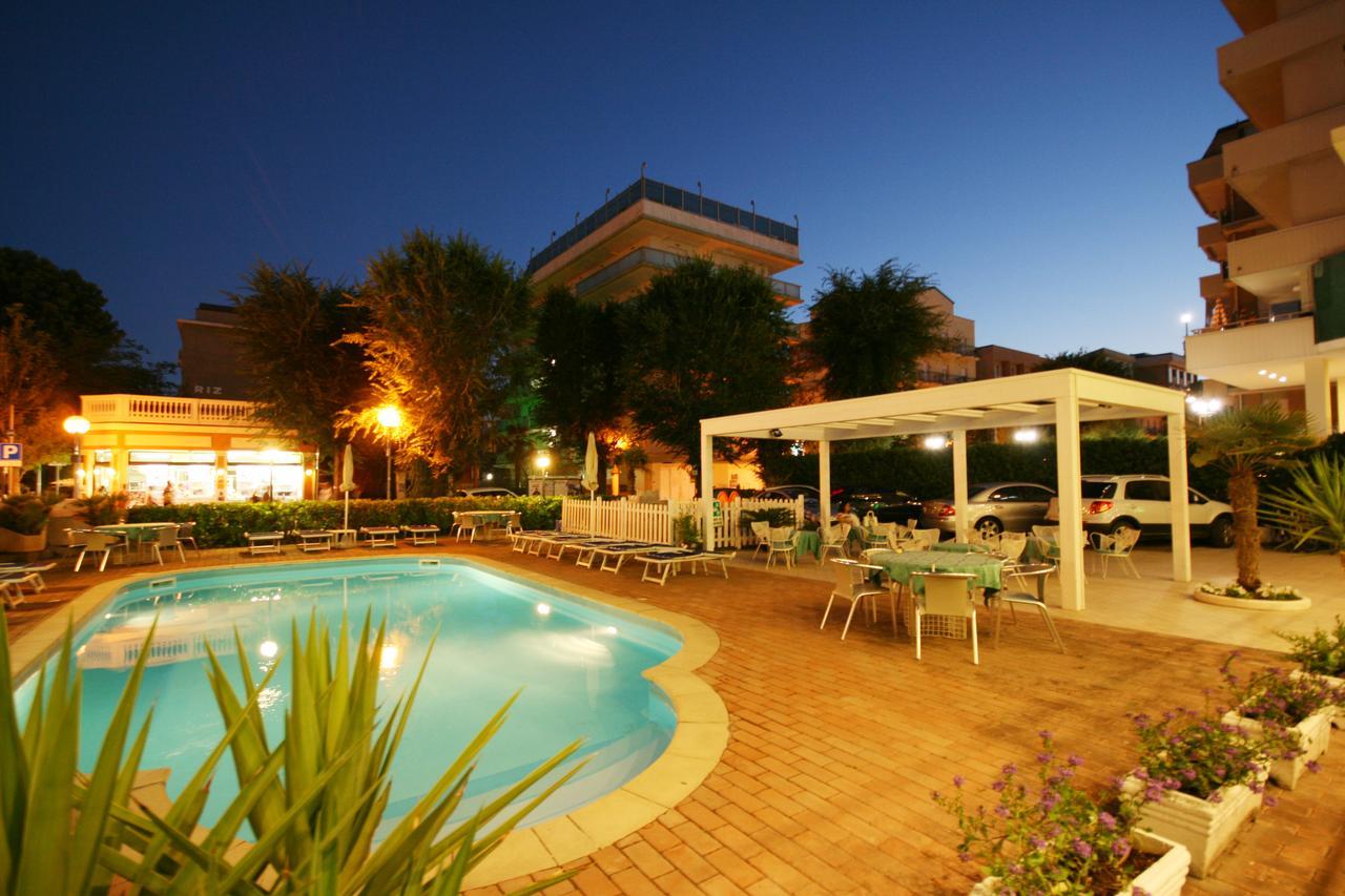 Hotel Excelsior 卡托利卡 外观 照片