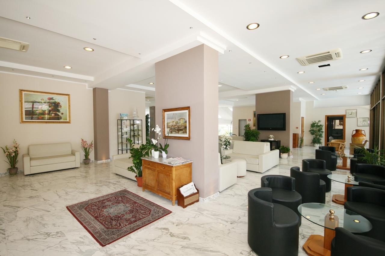 Hotel Excelsior 卡托利卡 外观 照片